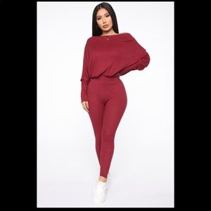 Shoulder Top + Leggings